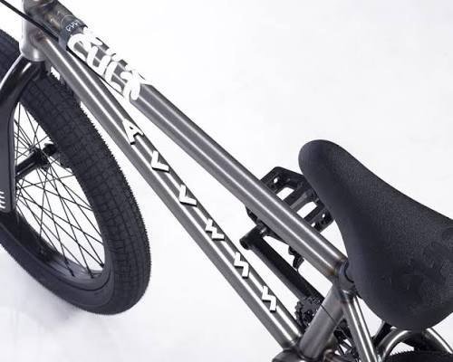 Bicicleta Cult Control Industrial BMX - RIN 20 foto 3