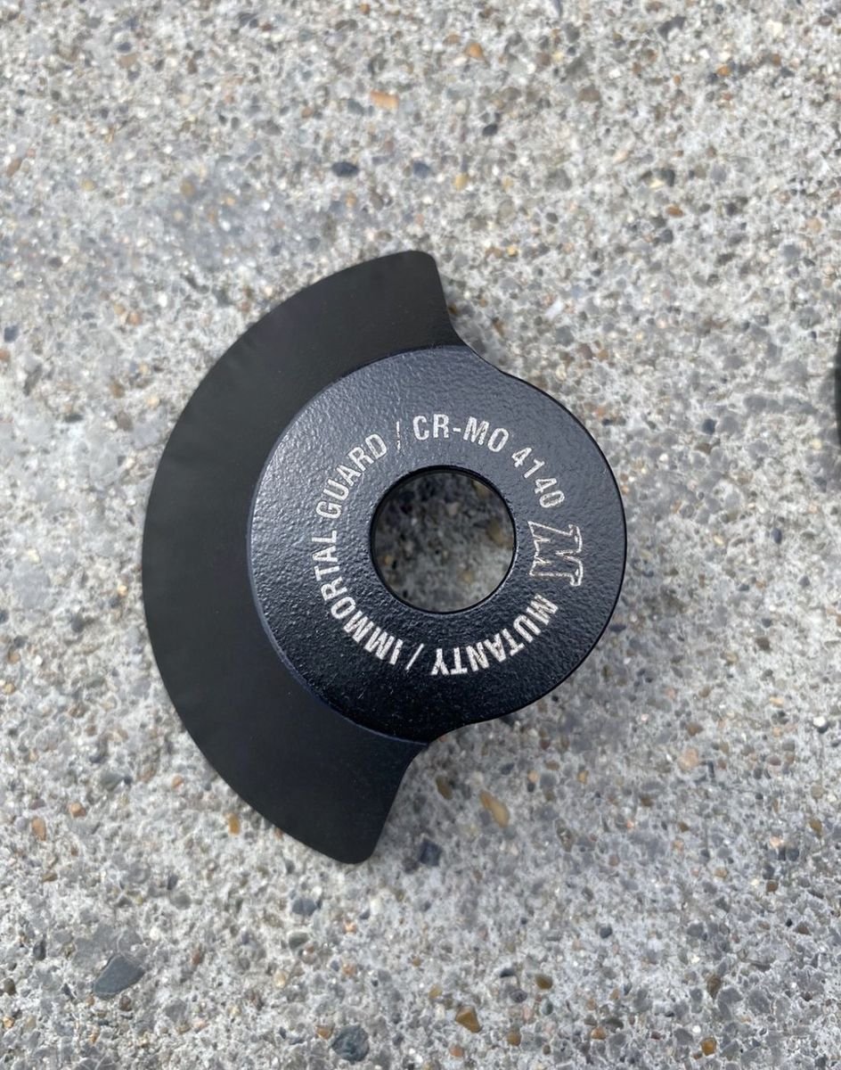 Protector Mutanty Immortal Negro en Cromo - Mutanty BMX