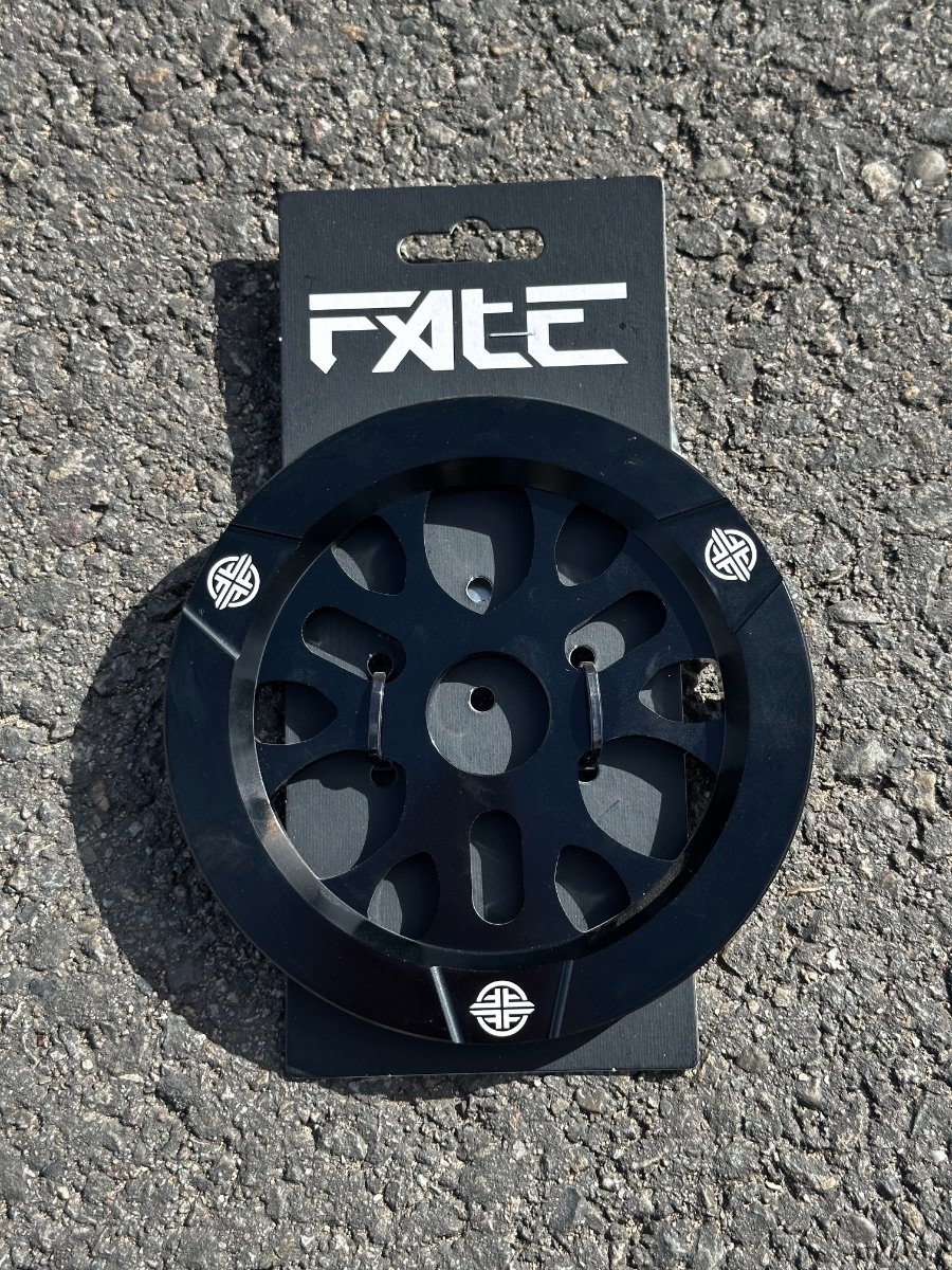 Plato Fate Guardia Negro 28T. - Fate BMX