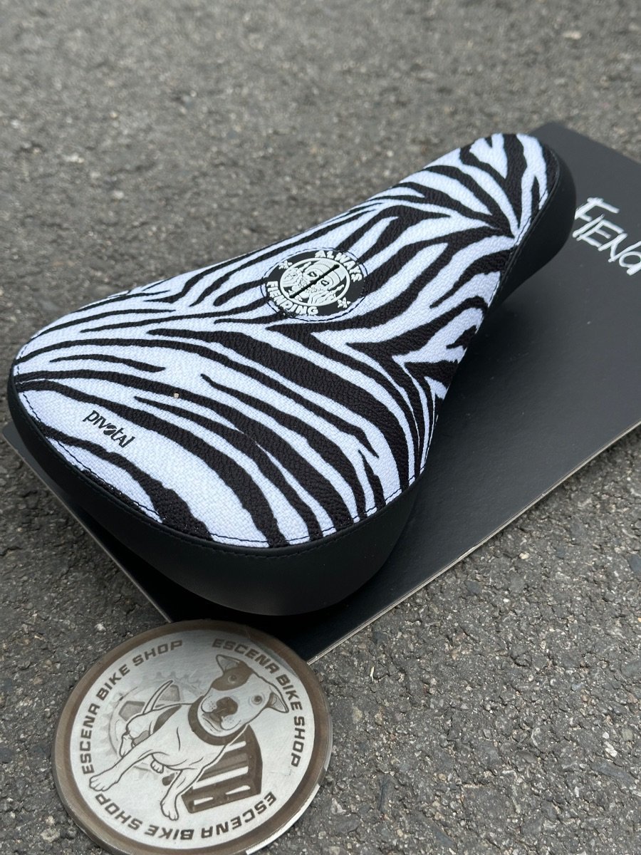 Silla Pivotal Fiend Reynolds V2  Zebra foto 4
