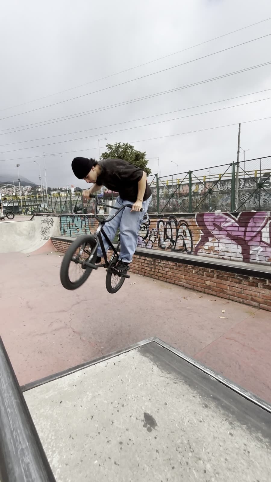Jammer Ardila en el skatepark